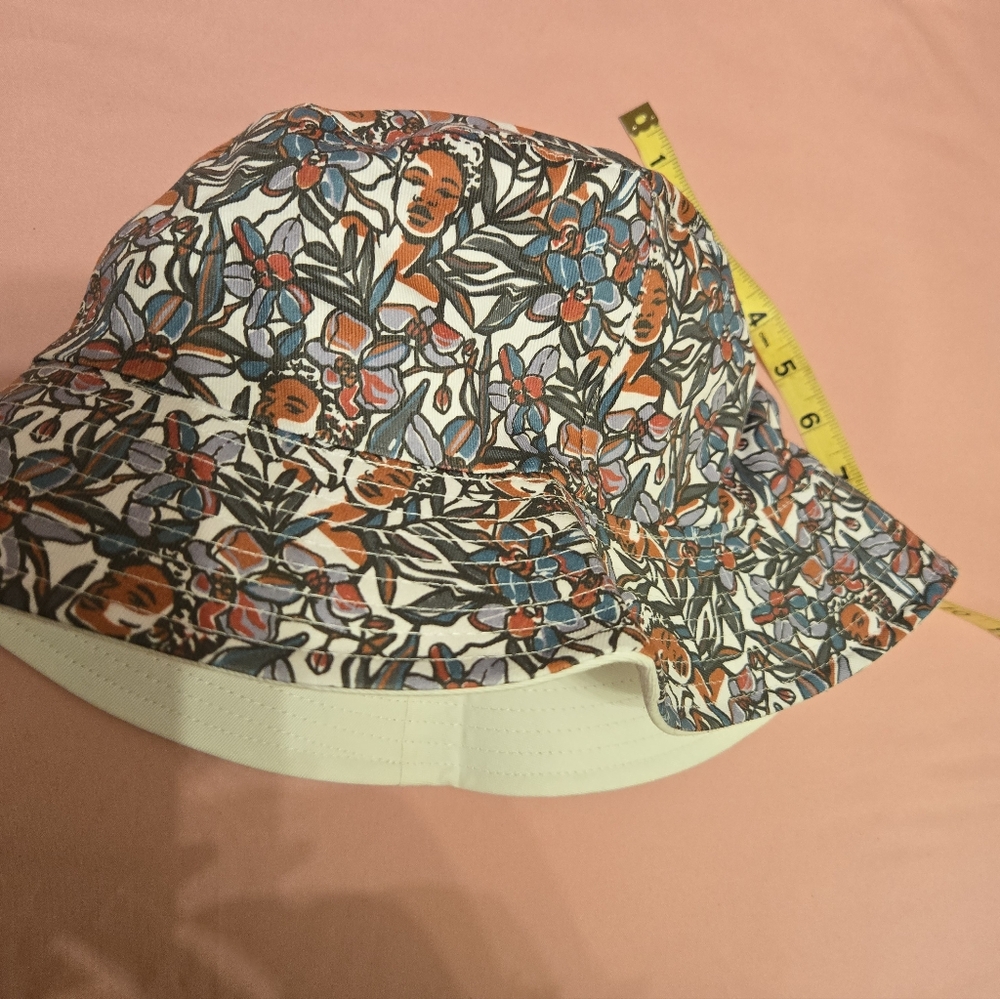 Izzy & Liv Reversible Floral Bucket Hat - Multi